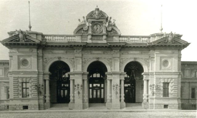 Старое здание вокзала: главный фасад